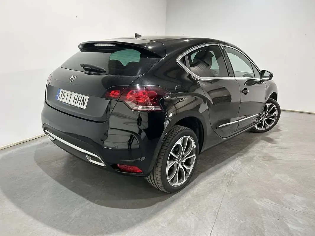 Usado Citroën DS4 114 CV (83 kW) 2012 Negro Utilitario