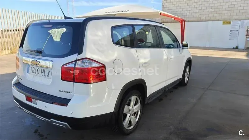 Usado Chevrolet Orlando LTZ 163 CV (119 kW) 2012 Blanco Monovolumen