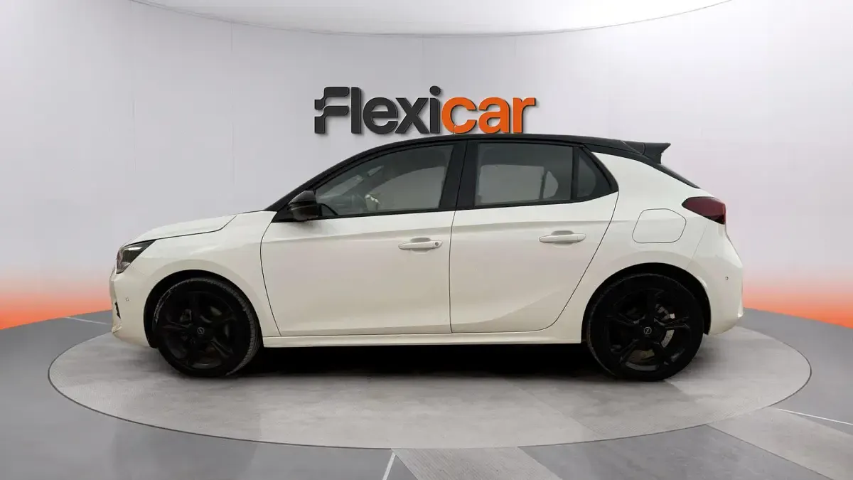 Usado Opel Corsa GS Line 131 CV (96 kW) 2022 Blanco Utilitario