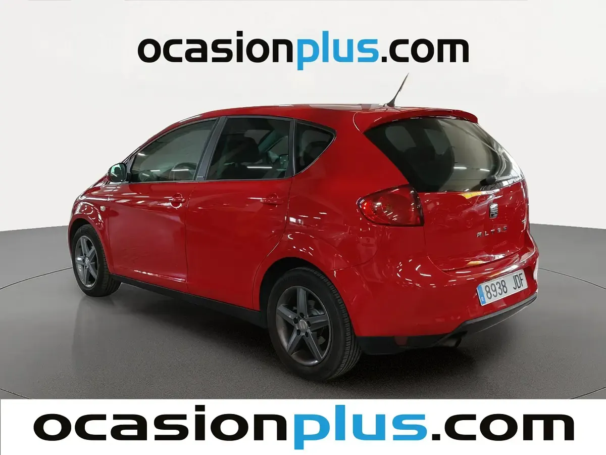 Usado Seat Altea I-Tech 105 CV (77 kW) 2015 Rojo Monovolumen