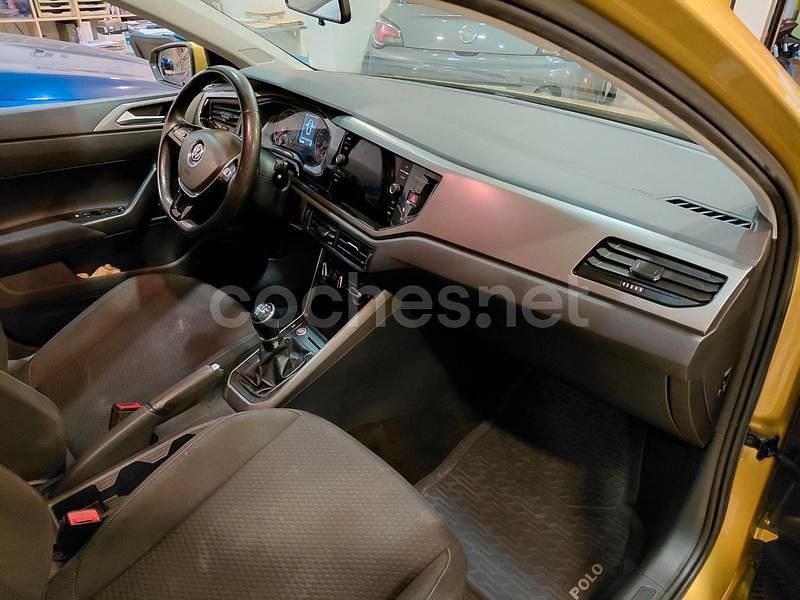 Usado VW Polo Advance 95 CV (69 kW) 2018 Amarillo Berlina