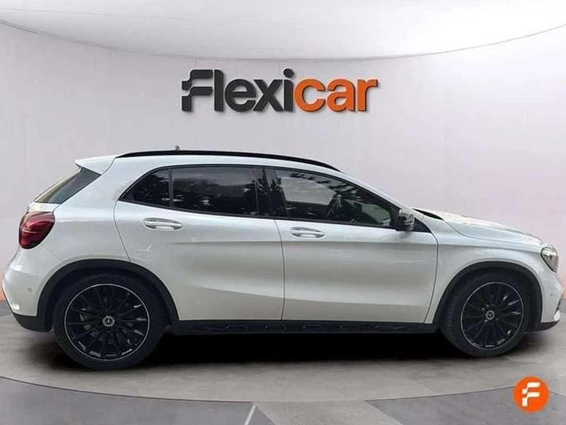 Usado Mercedes GLA180 122 CV (89 kW) 2020 Blanco SUV