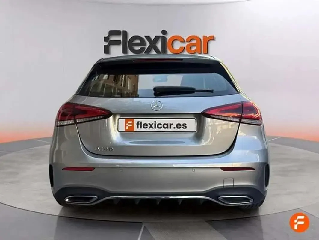 Usado Mercedes A180 136 CV (100 kW) 2020 Gris Berlina