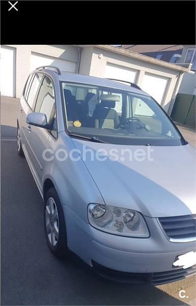 Usado VW Touran Advance 105 CV (77 kW) 2006 Gris / plata Monovolumen