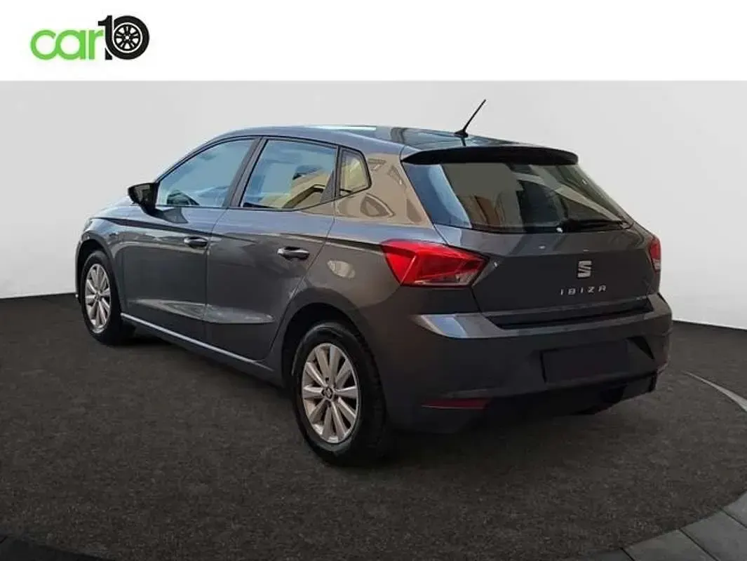 Usado Seat Ibiza Style 75 CV (55 kW) 2018 Gris Utilitario