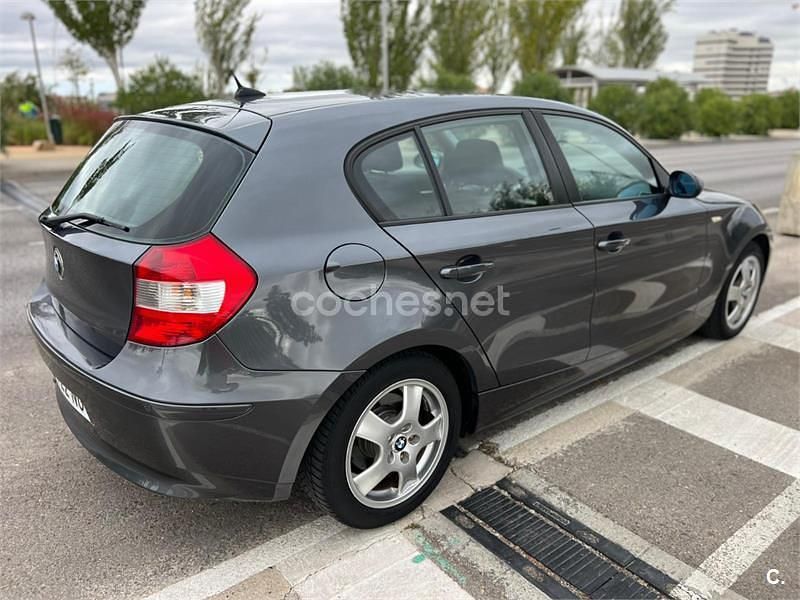 Usado BMW 116 115 CV (84 kW) 2006 Gris / plata Utilitario