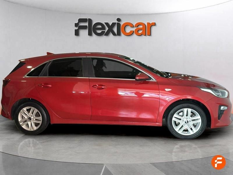 Usado Kia Ceed 100 CV (73 kW) 2019 Rojo Utilitario