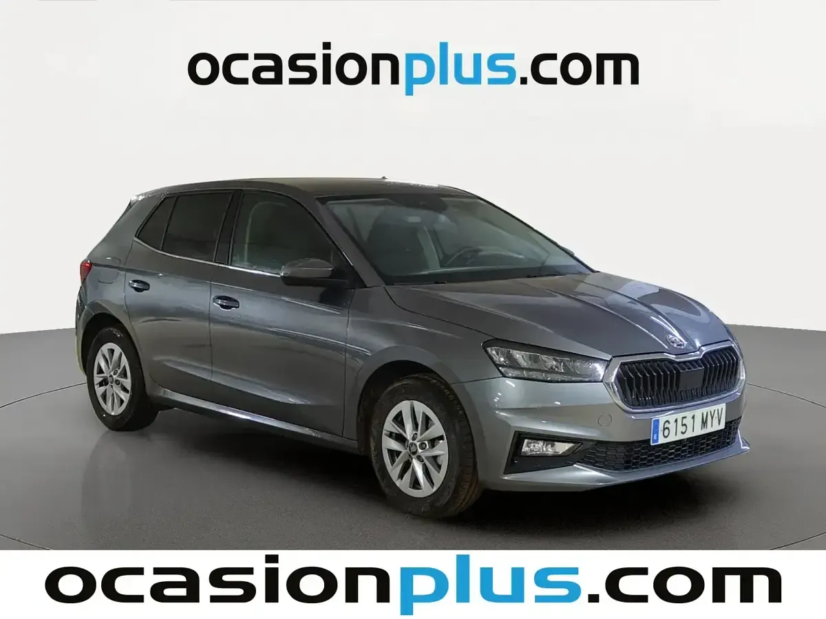 Usado Skoda Fabia Selection 95 CV (69 kW) 2025 Gris Berlina