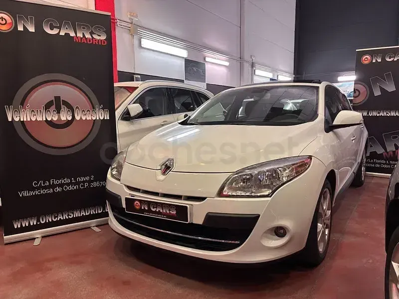 Usado Renault Mégane Dynamique 110 CV (80 kW) 2011 Blanco Berlina