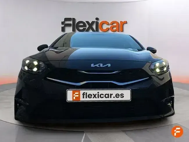 Usado Kia Ceed 136 CV (100 kW) 2023 Gris Utilitario