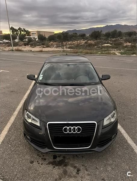 Usado Audi A3 S-Line 140 CV (102 kW) 2011 Granate Berlina