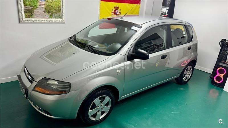Gris / plata Usado 2006 Chevrolet Kalos SE Berlina | 2900 € (Precio justo) - Imagen 1/4