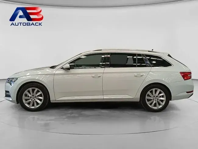 Usado Skoda Superb Style 217 CV (159 kW) 2021 Blanco Familiar