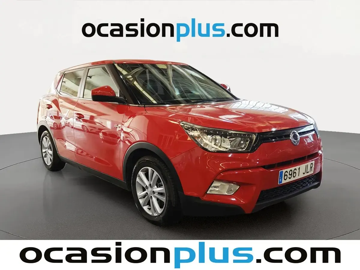 Usado SsangYong Tivoli 116 CV (85 kW) 2016 Rojo SUV