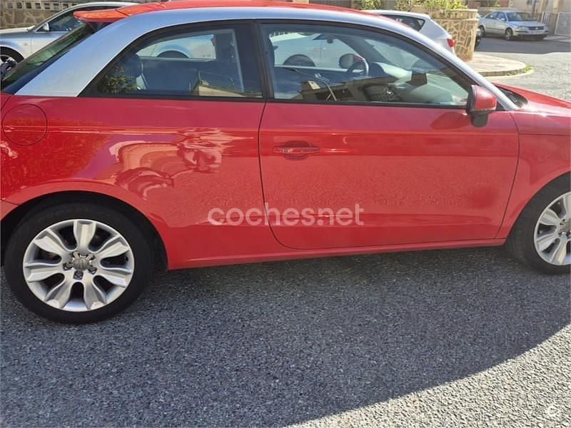 Usado Audi A1 Ambition 90 CV (66 kW) 2012 Rojo Utilitario