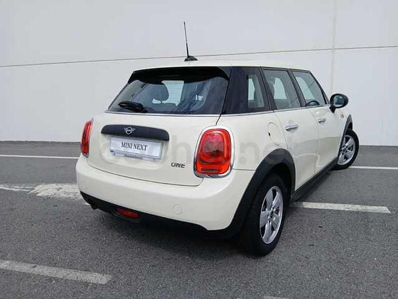 Usado Mini ONE 102 CV (75 kW) 2018 Blanco Utilitario