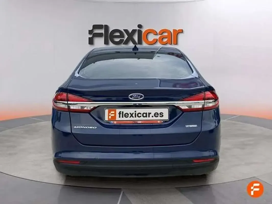 Usado Ford Mondeo Trend 188 CV (138 kW) 2021 Azul Familiar