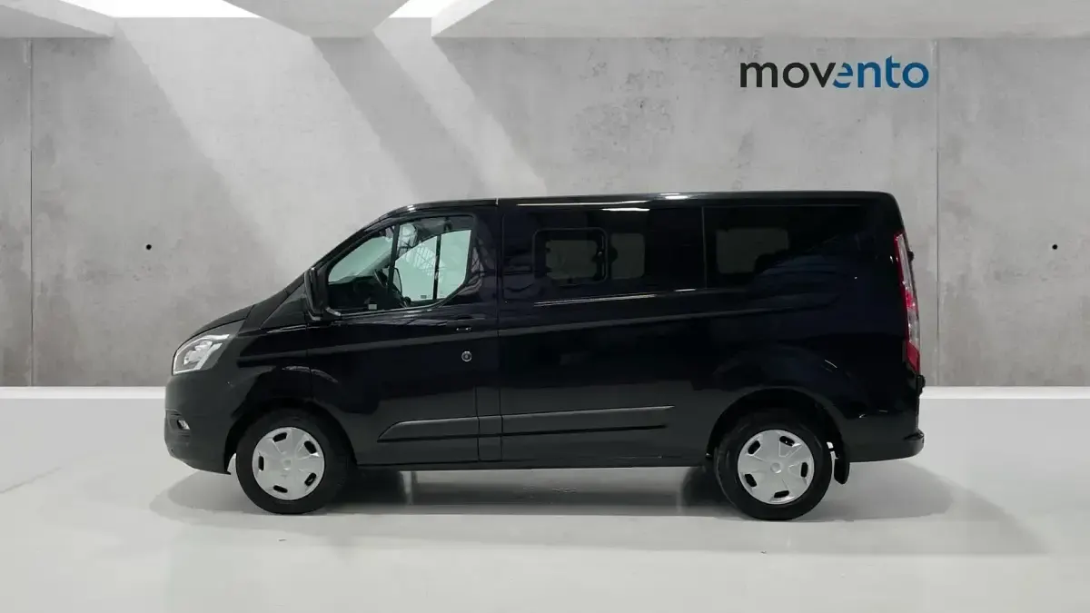 Usado Ford Transit Custom Trend 150 CV (110 kW) 2023 Negro Familiar