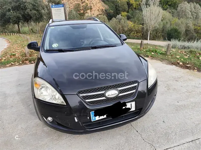 Usado Kia Ceed 140 CV (102 kW) 2007 Negro Utilitario