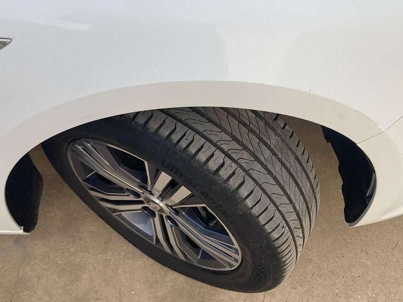Usado Renault Megane E-Tech Zen 160 CV (117 kW) 2021 Blanco Utilitario