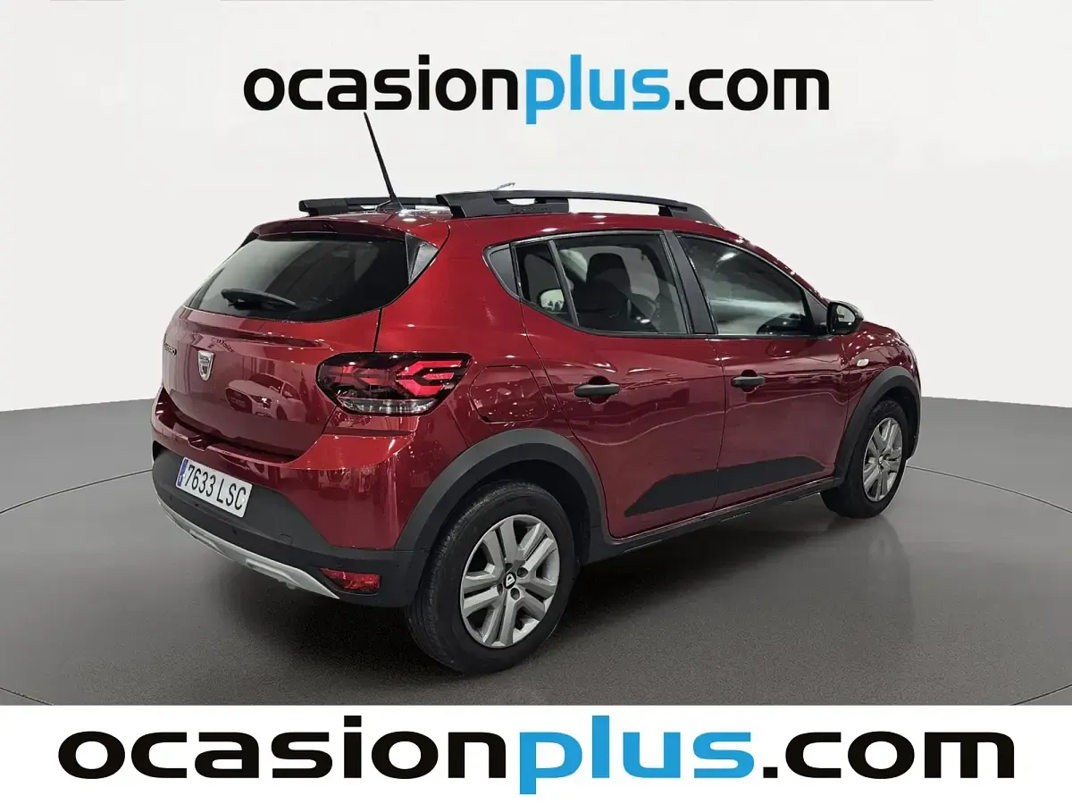Usado Dacia Sandero Essentiel 101 CV (74 kW) 2021 Rojo Utilitario