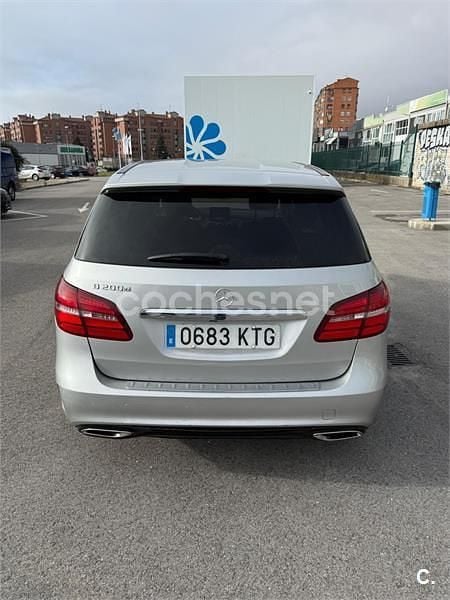 Gris / plata Usado 2019 Mercedes B200 Monovolumen | 16.990 € (Buen precio) - Imagen 1/1