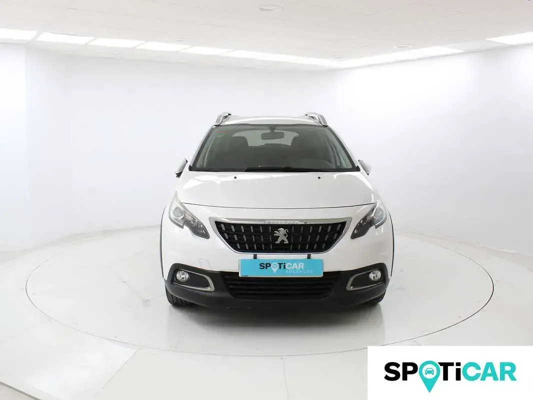 Usado Peugeot 2008 Signature Sky 110 CV (80 kW) 2019 Blanco SUV