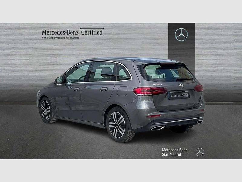 Usado Mercedes B180 116 CV (85 kW) 2021 Gris Monovolumen
