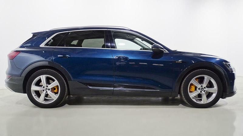 Usado Audi e-tron Advanced Plus 300 kW (408 CV) 2020 Azul SUV