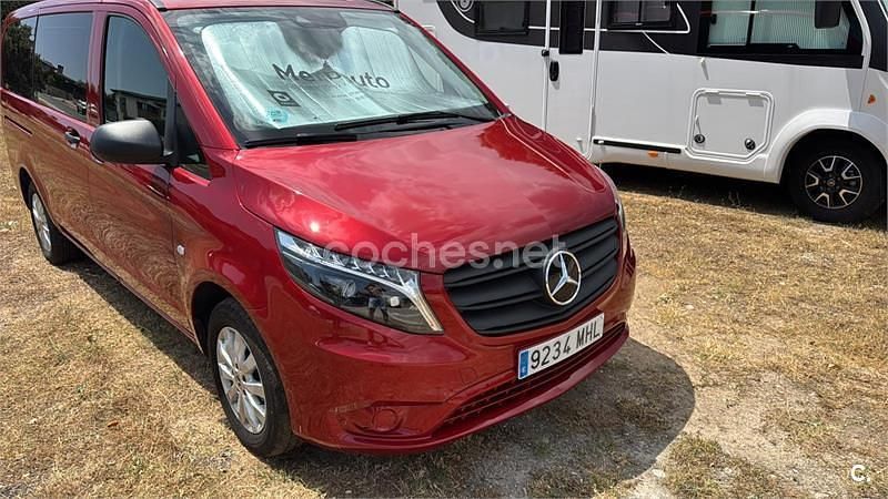 Usado Mercedes Vito 136 CV (100 kW) 2023 Granate Van