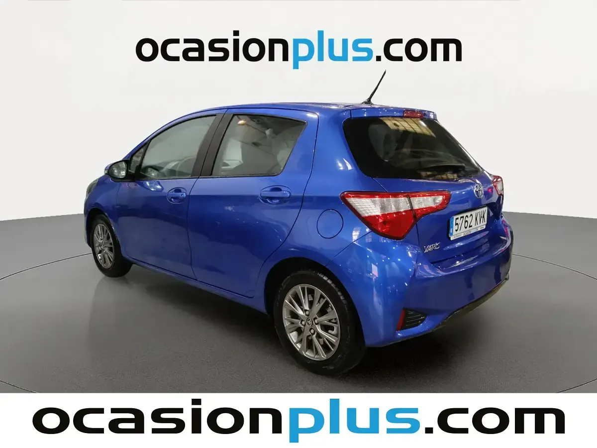 Usado Toyota Yaris Active 69 CV (50 kW) 2019 Azul Utilitario