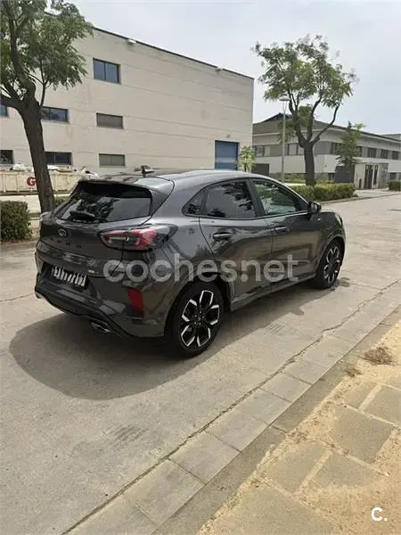 Usado Ford Puma ST-Line 155 CV (114 kW) 2021 Gris / plata SUV
