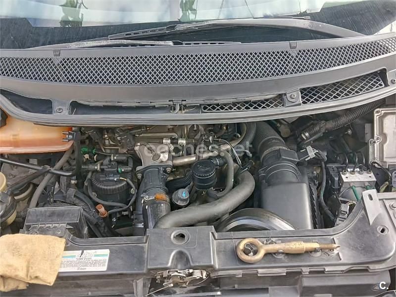 Usado Lancia Phedra 128 CV (94 kW) 2006 Amarillo Monovolumen