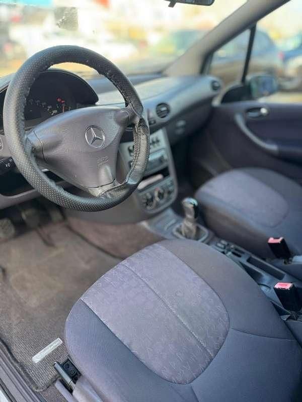Usado Mercedes A140 82 CV (60 kW) 2004 Gris Utilitario