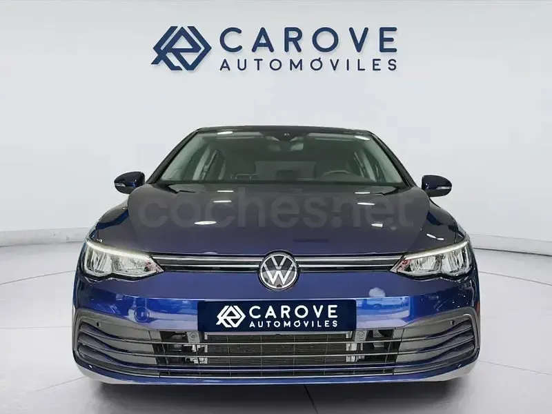 Usado VW Golf VIII Life 110 CV (80 kW) 2023 Azul Berlina