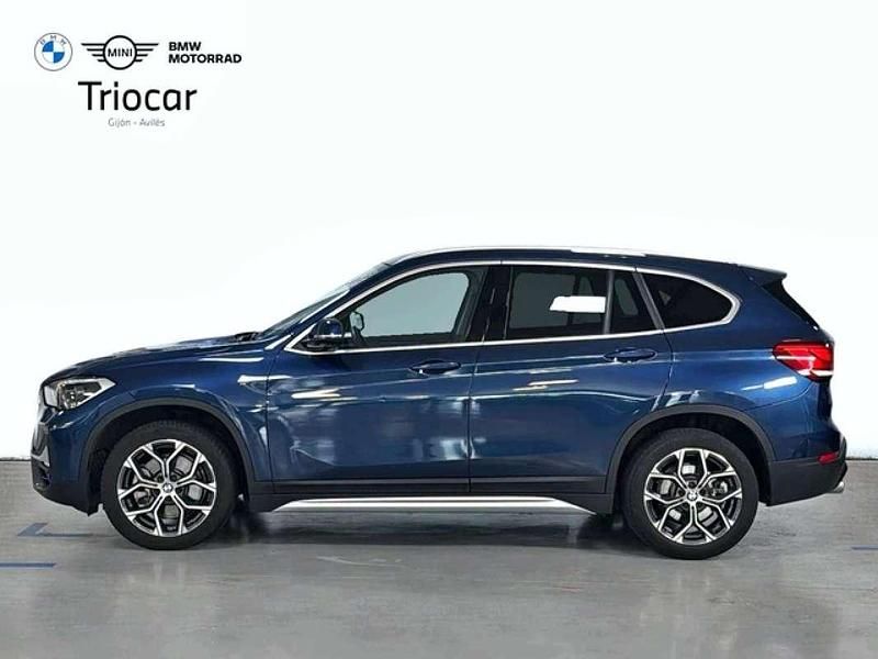 Begagnad BMW X1 Executive 184 HK (135 kW) 2022 Blå SUV