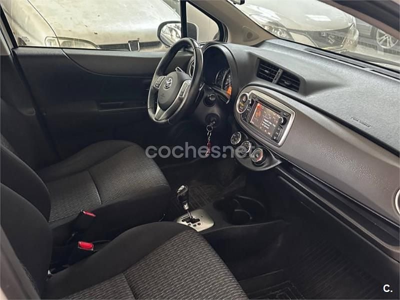 Usado Toyota Yaris Active 90 CV (66 kW) 2013 Blanco Utilitario