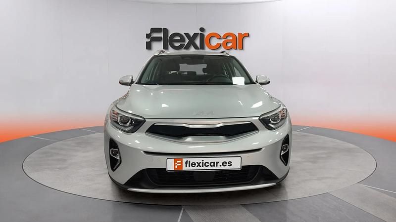 Usado Kia Stonic 101 CV (74 kW) 2022 Gris SUV