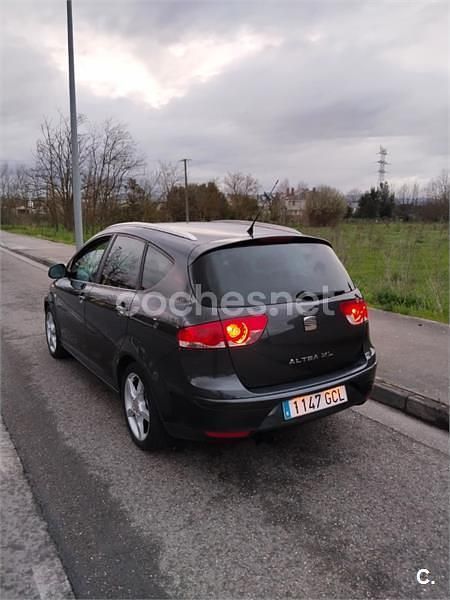 Usado Seat Altea XL Sport 140 CV (102 kW) 2008 Negro Monovolumen