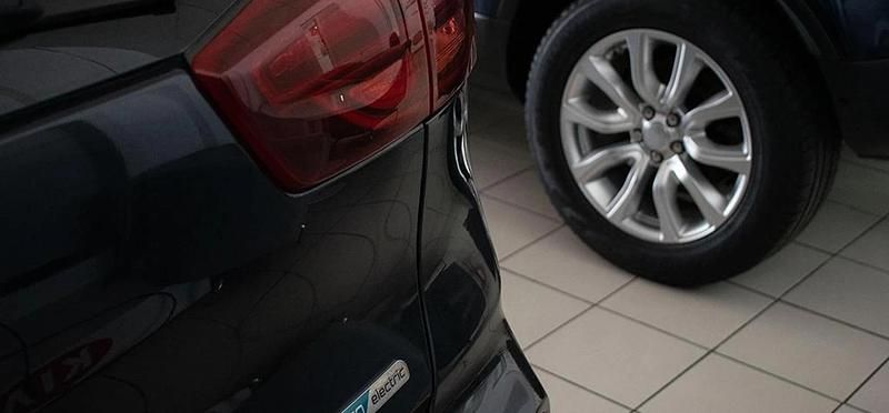 Usado Kia Niro 150 kW (204 CV) 2022 Gravity blue SUV