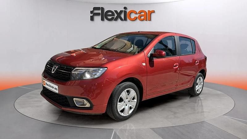 Usado Dacia Sandero Lauréate 90 CV (66 kW) 2017 Rojo Utilitario