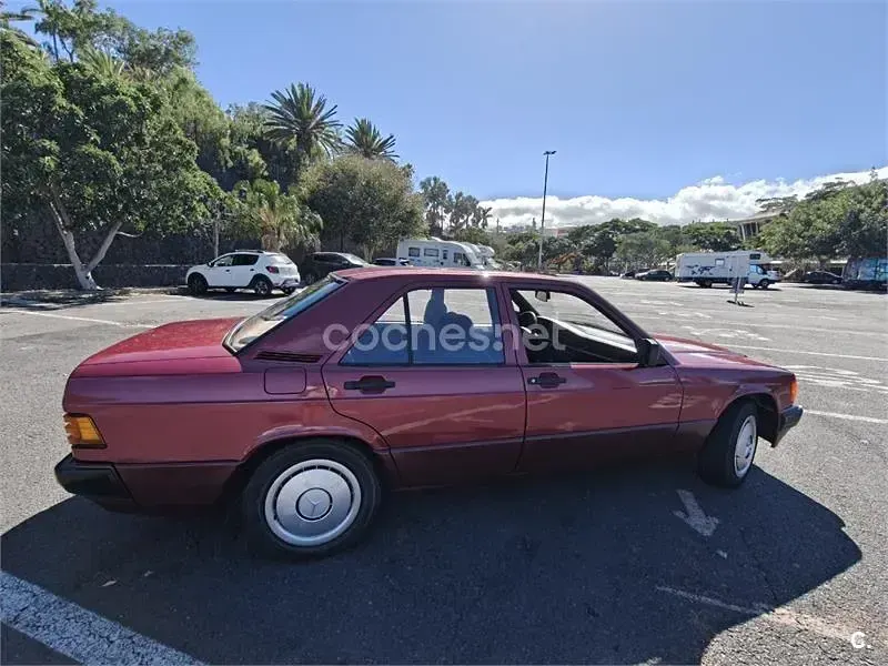 Usado Mercedes 190 136 CV (100 kW) 1990 Granate Berlina