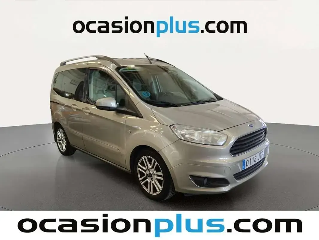 Usado Ford Tourneo Courier Titanium 97 CV (71 kW) 2016 Gris Monovolumen