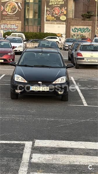 Usado Ford Focus Trend 115 CV (84 kW) 2004 Negro Berlina