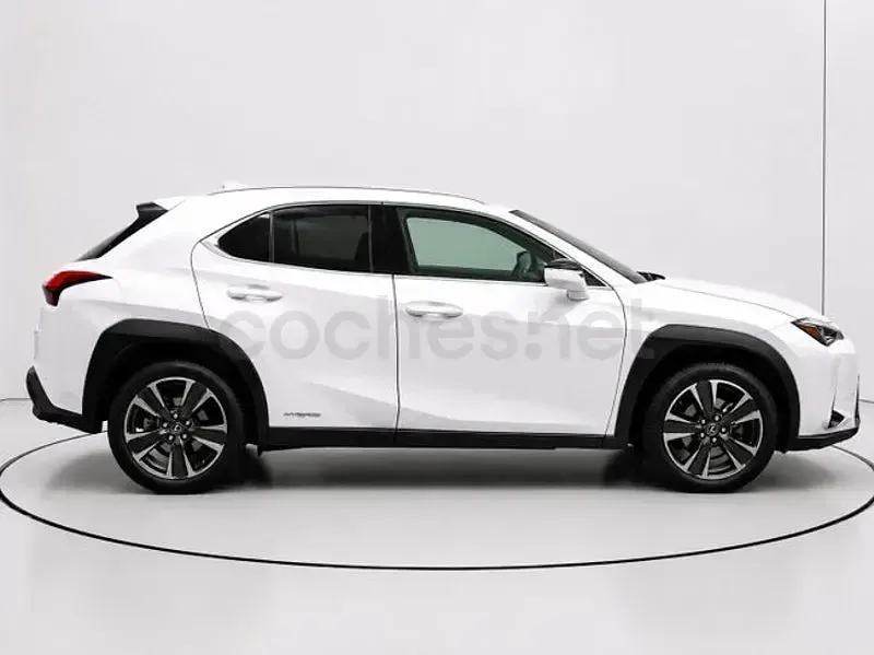Usado Lexus UX 184 CV (135 kW) 2020 Blanco SUV