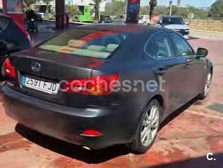 Usado Lexus IS220d Sport Line 177 CV (130 kW) 2007 Azul Berlina