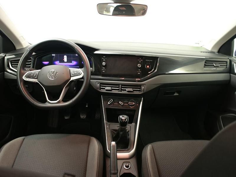 Usado VW Polo Life 95 CV (69 kW) 2024 Azul Utilitario