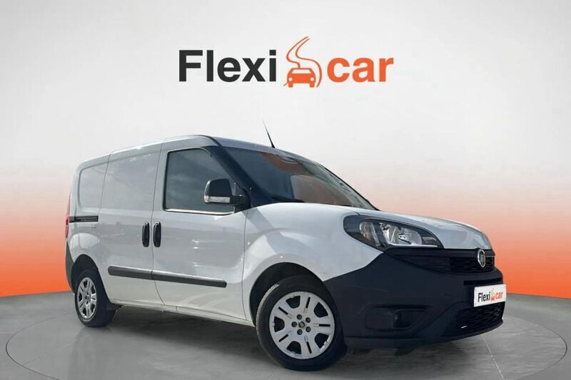 Blanco Usado 2023 Fiat Doblò Dynamic Monovolumen | 11.890 € (Buen precio) - Imagen 1/4