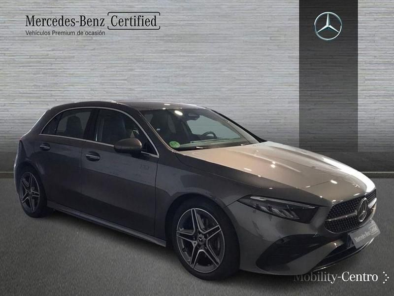 Usado Mercedes A180 116 CV (85 kW) 2024 Gris montaña Berlina