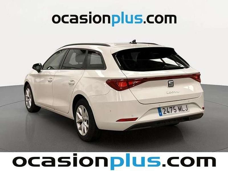 Usado Seat Leon ST Style 131 CV (96 kW) 2023 Blanco Familiar